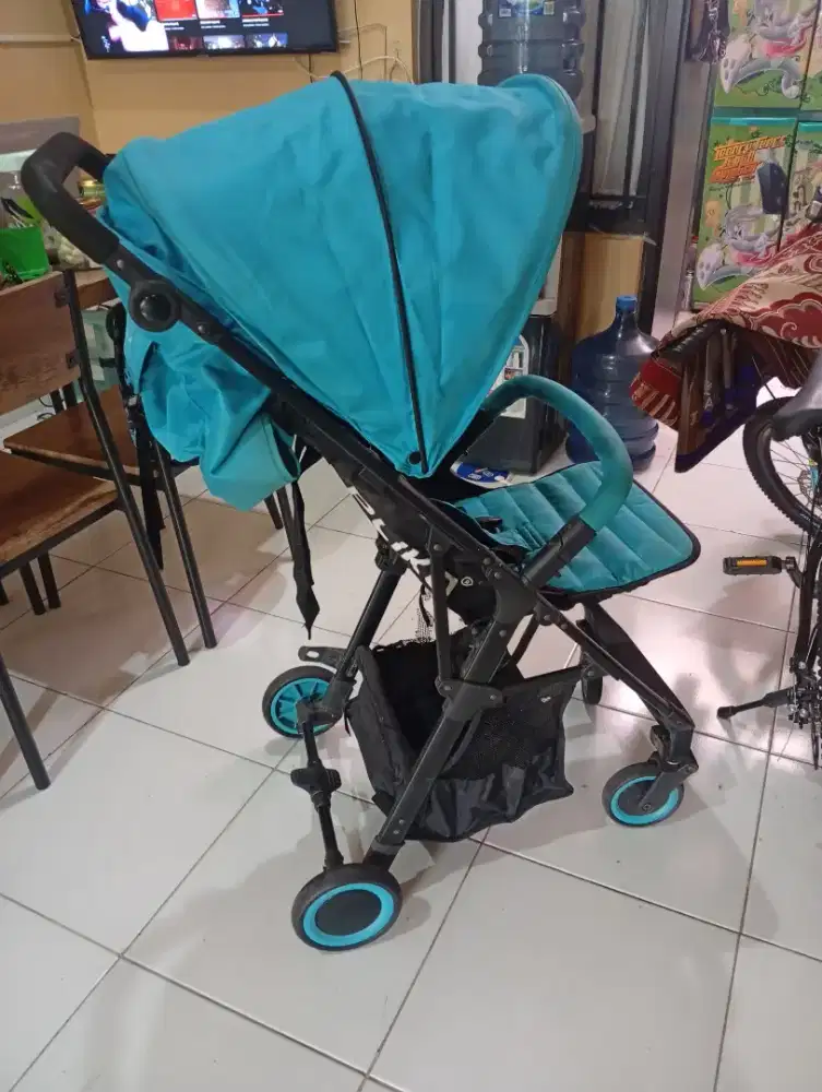 Stroller Pliko warna hijau siap pakai