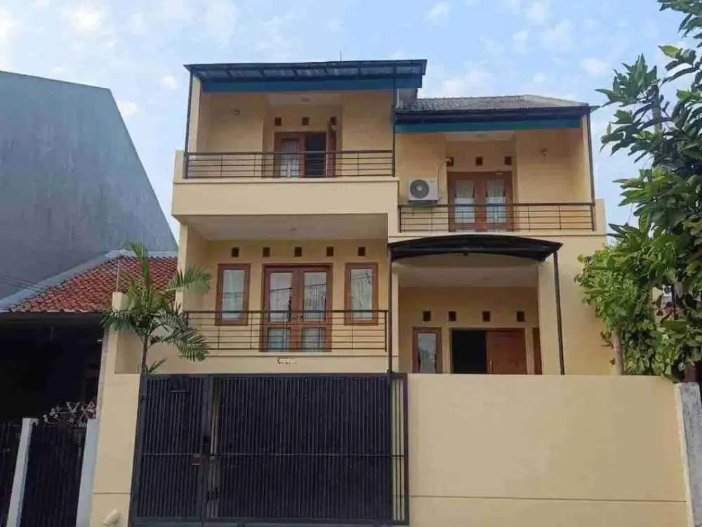 Rumah Split Level di Jual Cepat di Billymoon Pondok Kelapa Duren Sawit Jakarta Timur