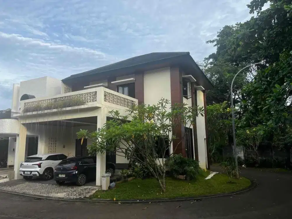 Dijual Rumah Hoek Premium Full Furnished di BSD