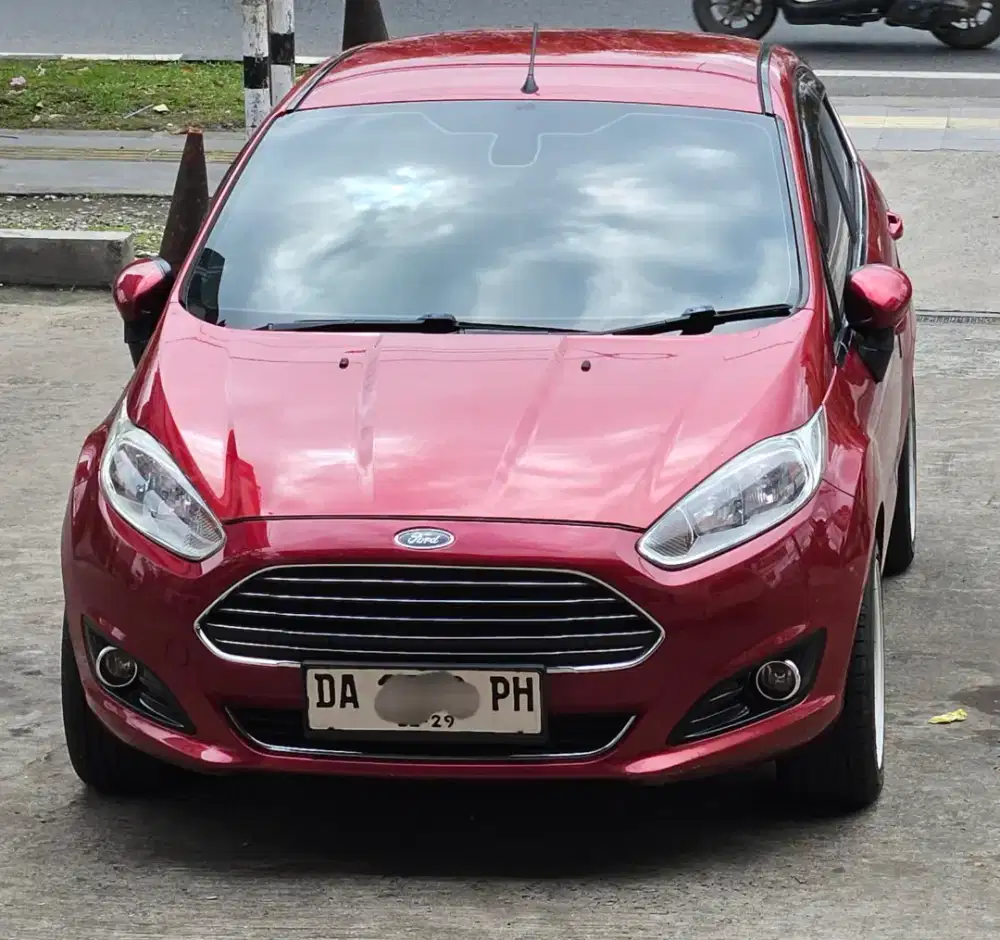 Ford Fiesta 2015 tipe S paling tinggi