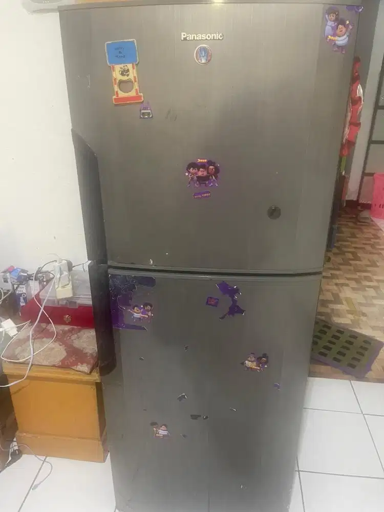 KULKAS 2 PINTU ! Mau pindah tugas jual murah kulkas lamcar jaya