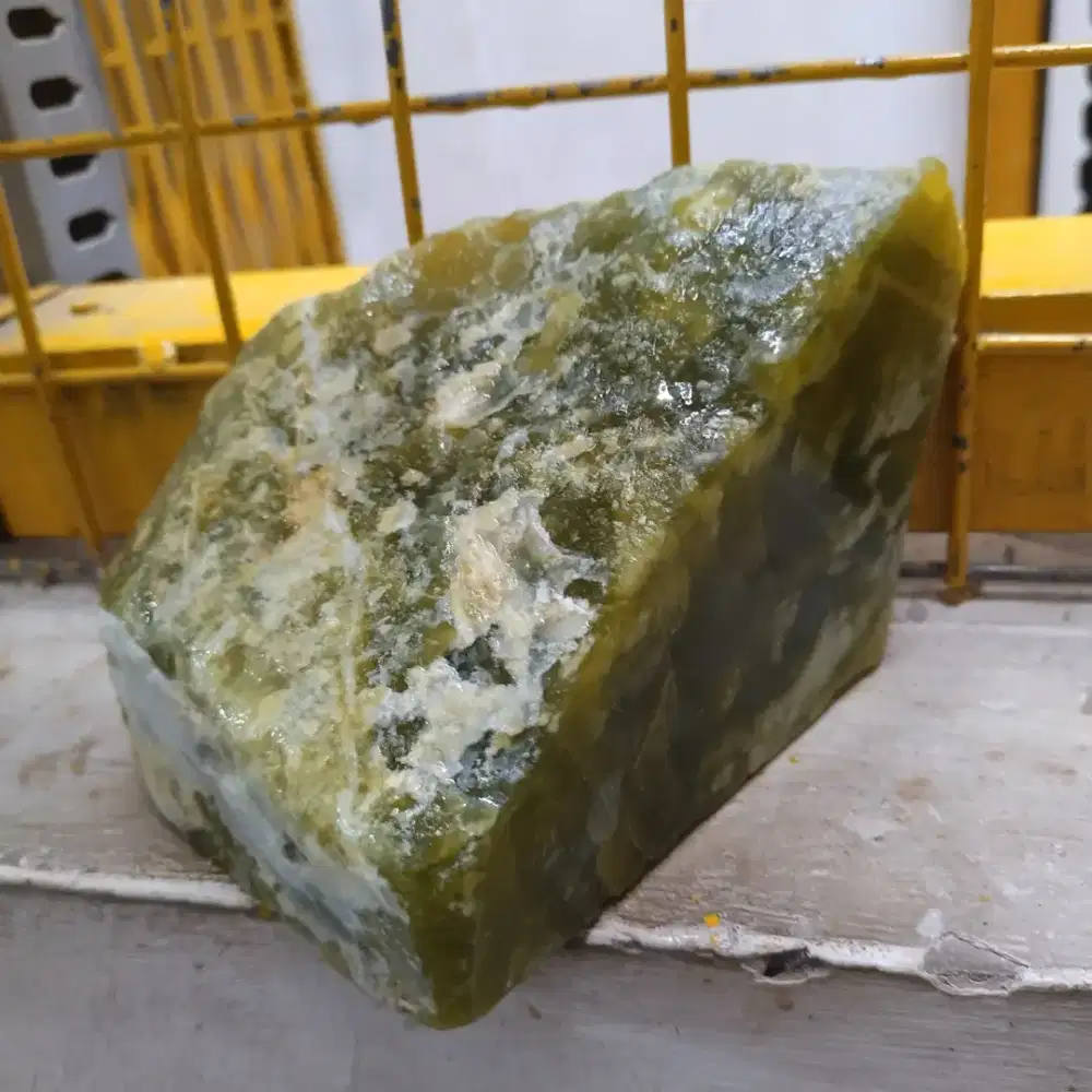 Bahan rough batu idocrase aceh