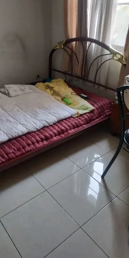 Ranjang besi classic