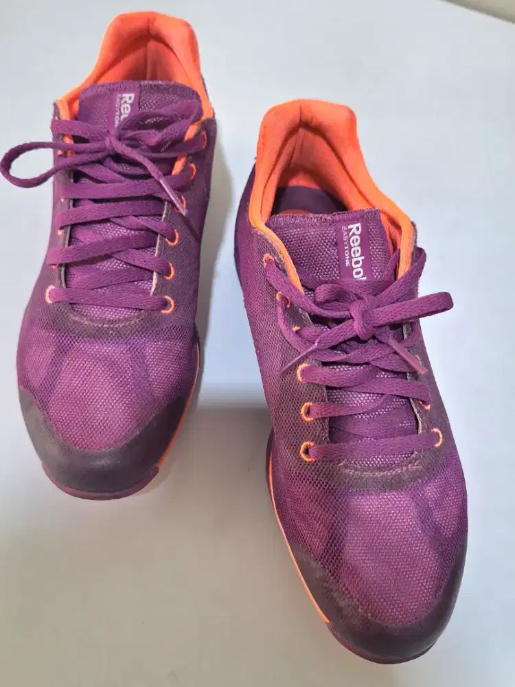 Sepatu Olahraga Wanita Bagus