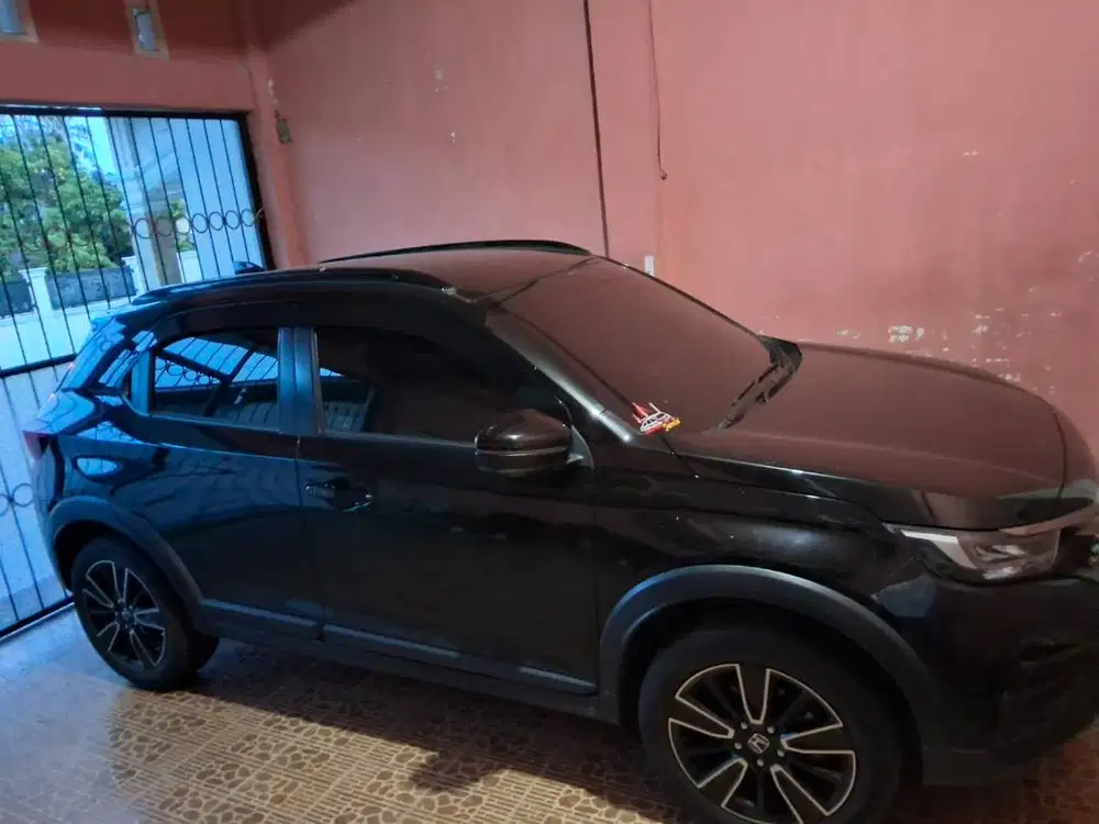 Di jual mobil Honda WRV RS MATIC 2024 Warna Hitam Mutiara