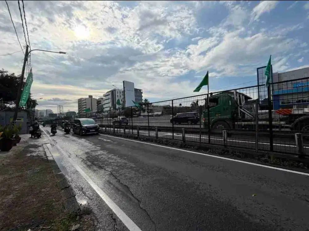Disewakan Tanah Super Strategis Hadap Jalan Raya dan Jalan Tol