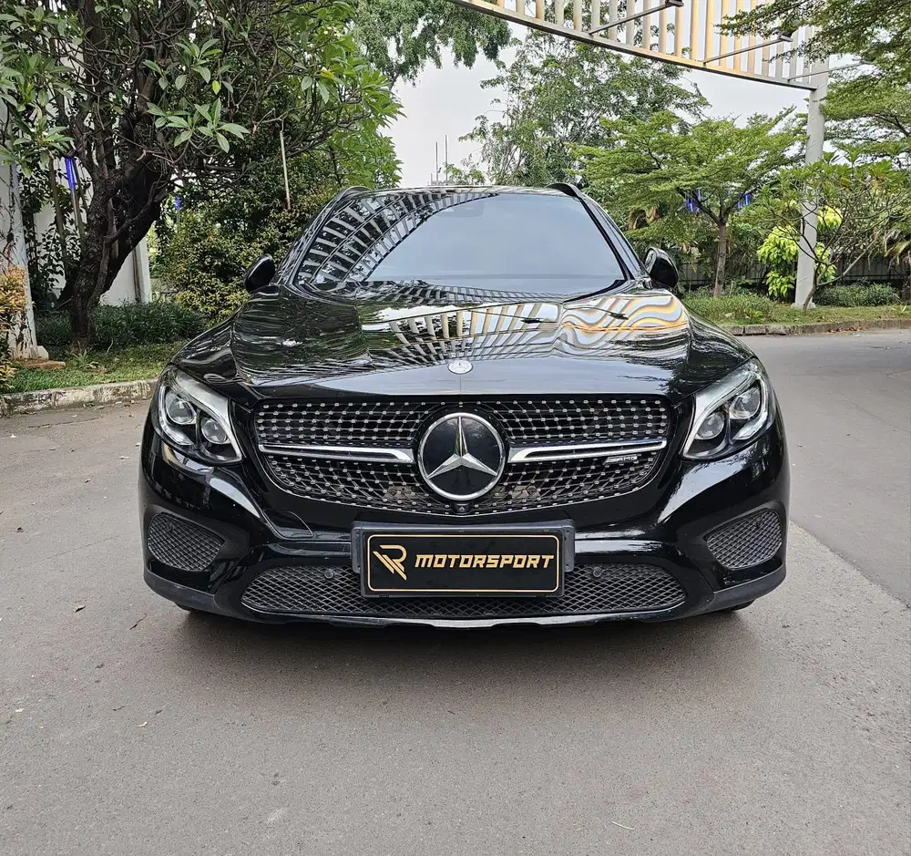 Mercedes Benz GLC250 AMG 2015 low km merci glc 250