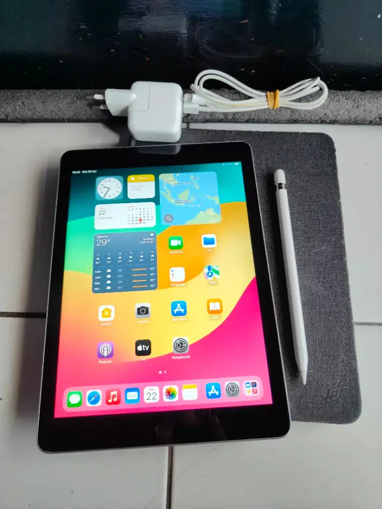 iPad 6 32gb iBox wifi only dan Apple pancil gan1 original normal