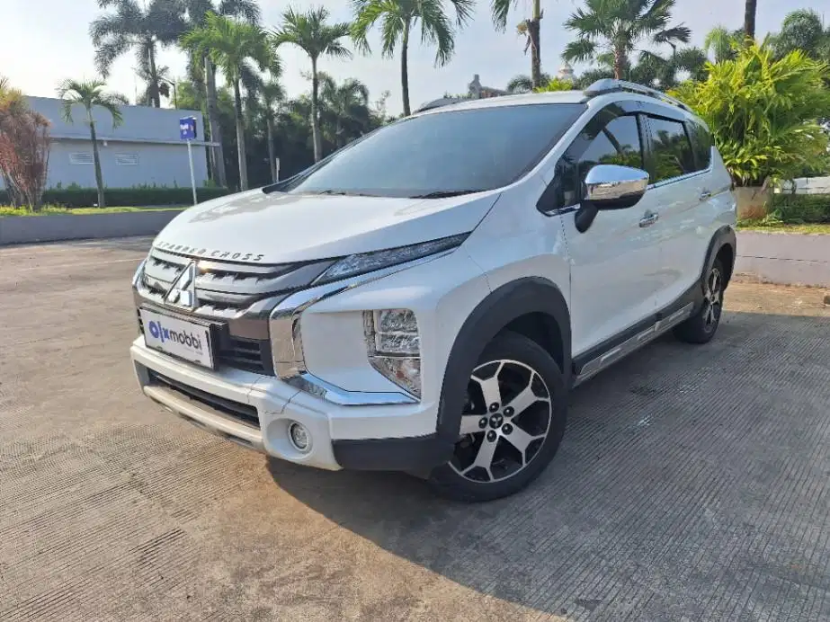 LOW DP Mitsubishi Xpander 1.5 Cross Premium Package Bensin-AT 2021 AJD