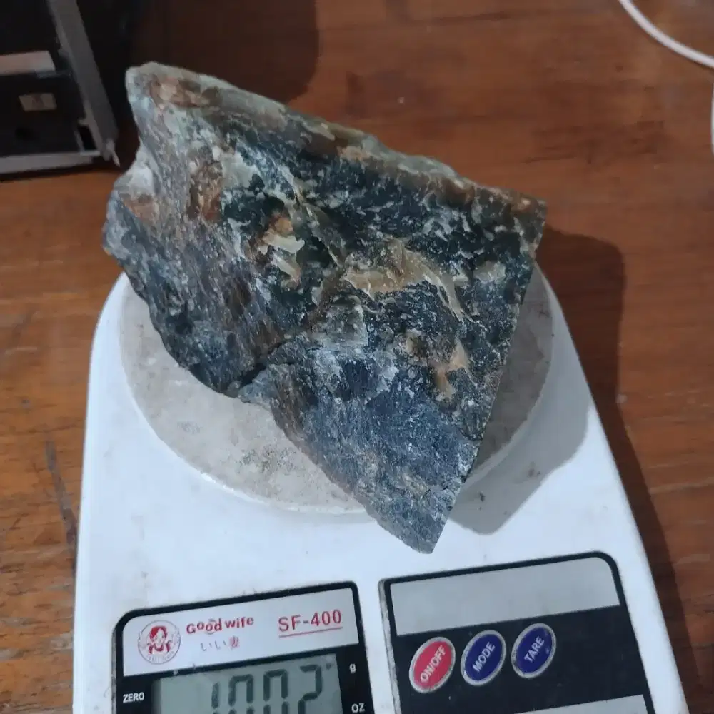 Bahan rough batu idocrase aceh kristal