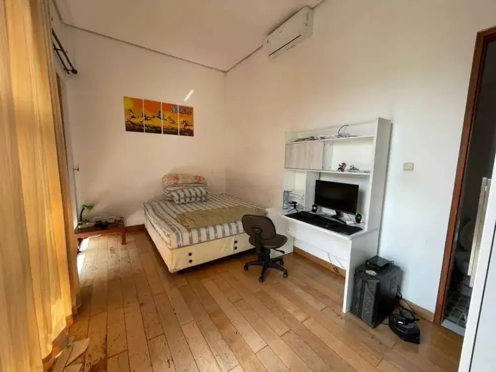 Rumah modern TERAWAT SIAP HUNI  di Lokasi Favorit Setrasari Sukahaji, Bandung Utara.