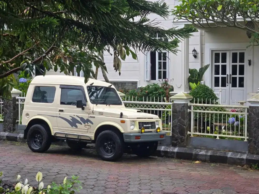 Suzuki Jimny 1986 Bensin