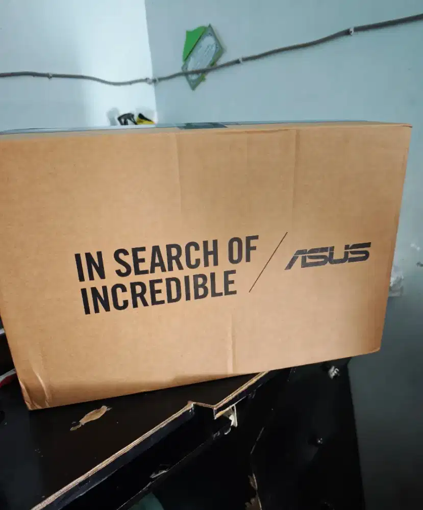 ASUS VIVOBOOK GO 14 E1404FA AMD RYZEN 3 7320U 8GB / 256GB SSD - HITAM