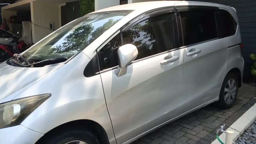 Honda Freed 2010 Bensin