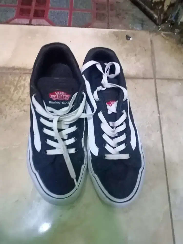 Jual sepatu Vans ukuran 41 minus cuma ga ada dus nya aja