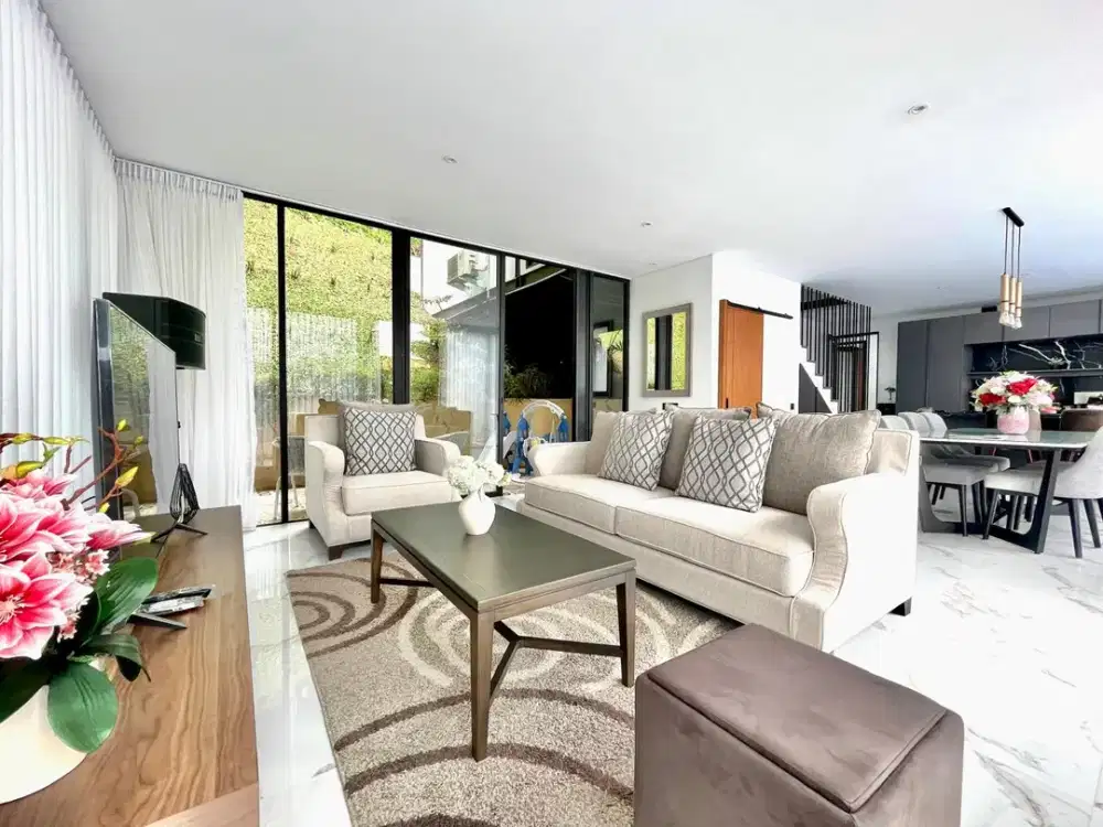 For Sale Villa Full Furnish Dengan Heated Swimming Pool,  Dago Village, Bandung