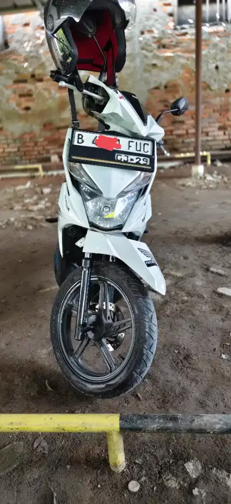 Honda beat 2019 putih