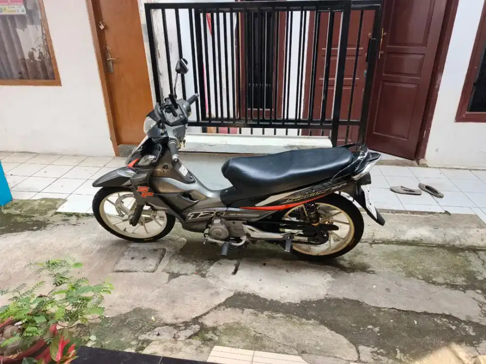 Suzuki Shogun SP FL 125
