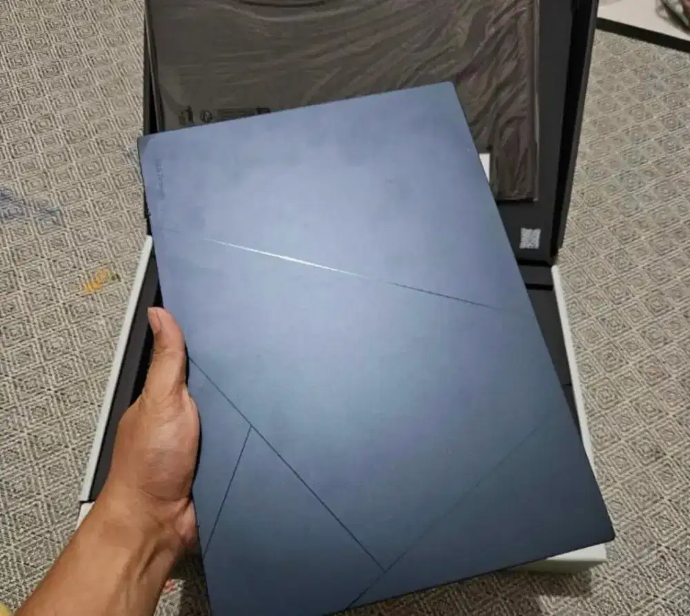 Asus zenbook 14, core i7 gen 12 intel evo 512