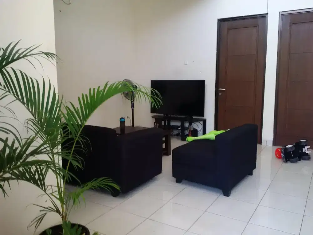 Dijual Rumah Luas 144 SHM ada Taman Depan dan Belakang  di Cluster  Aralia Harapan Indah Bekasi