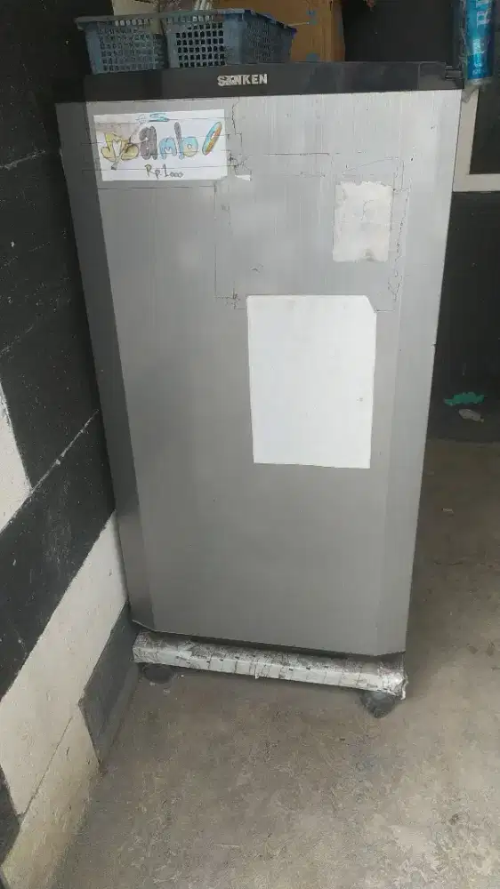 Kulkas Sanken model SK-V161A-SR Kondisi Normal