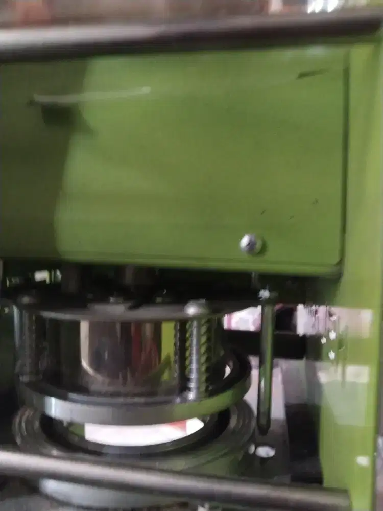 Sealer gelas plastik.