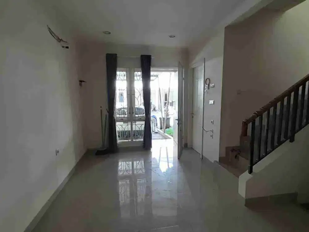 Dijual : Rumah di Cluster Thomson, Gading Serpong, Tangerang