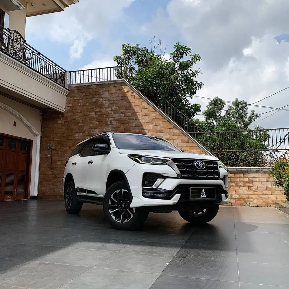 Dijual Toyota Fortuner Type 2,4 VRZ GR Sport A/T Facelift Tahun  2022