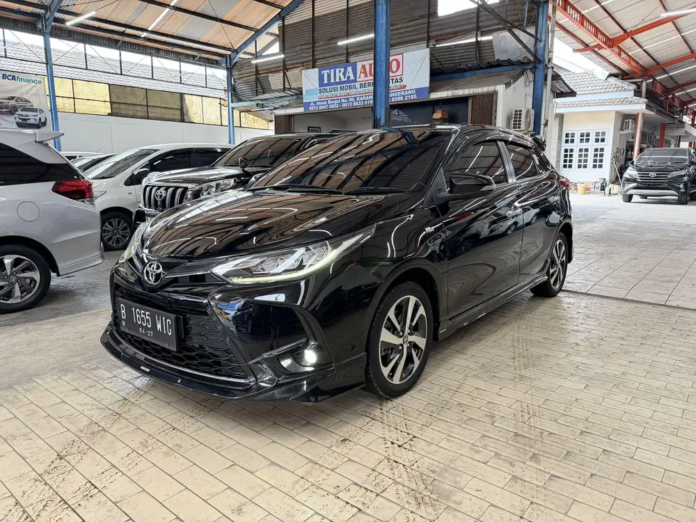 KM 20 ribu YARIS S GR SPORT CVT 2022 Hitam TRD MATIC AT Ganjil genap