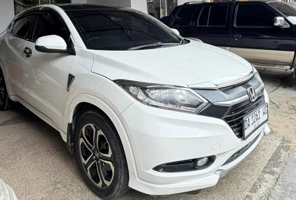 HR-V prestige th 2017 warna putih mutiara