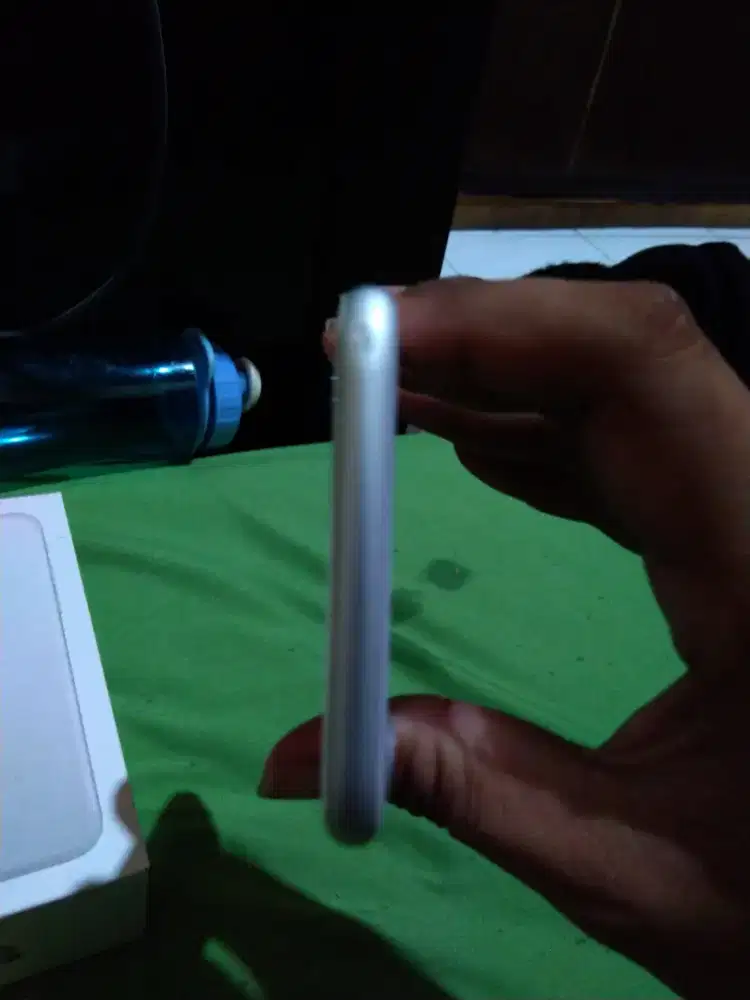 Jual santai iPhone 7 Ibox