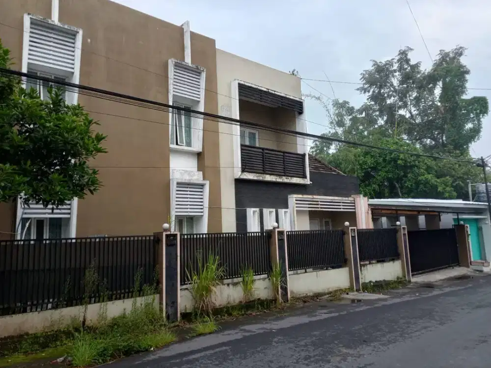 Rumah Siap Huni dan Kios di Pinggir Jalan Purwomartani Kalasan Sleman