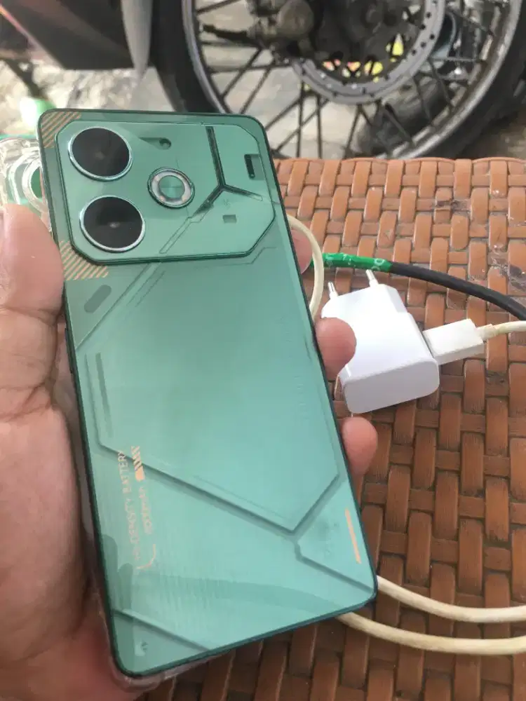 Tecno Pova 6 8+8/256