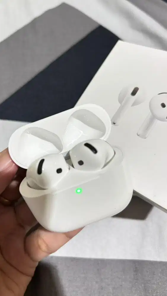 PRELOVED AIRPODS GEN 4 BIASA ORI IBOX