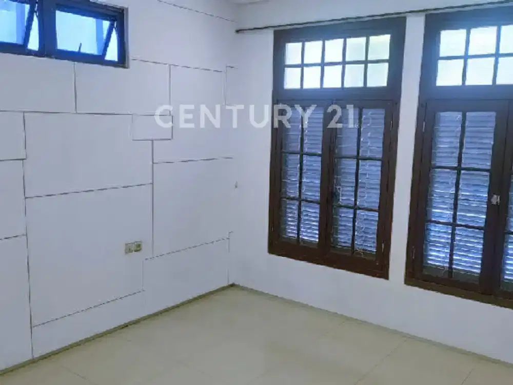 Rumah Bisa Untuk Ruang Usaha Di Sayap Sunda