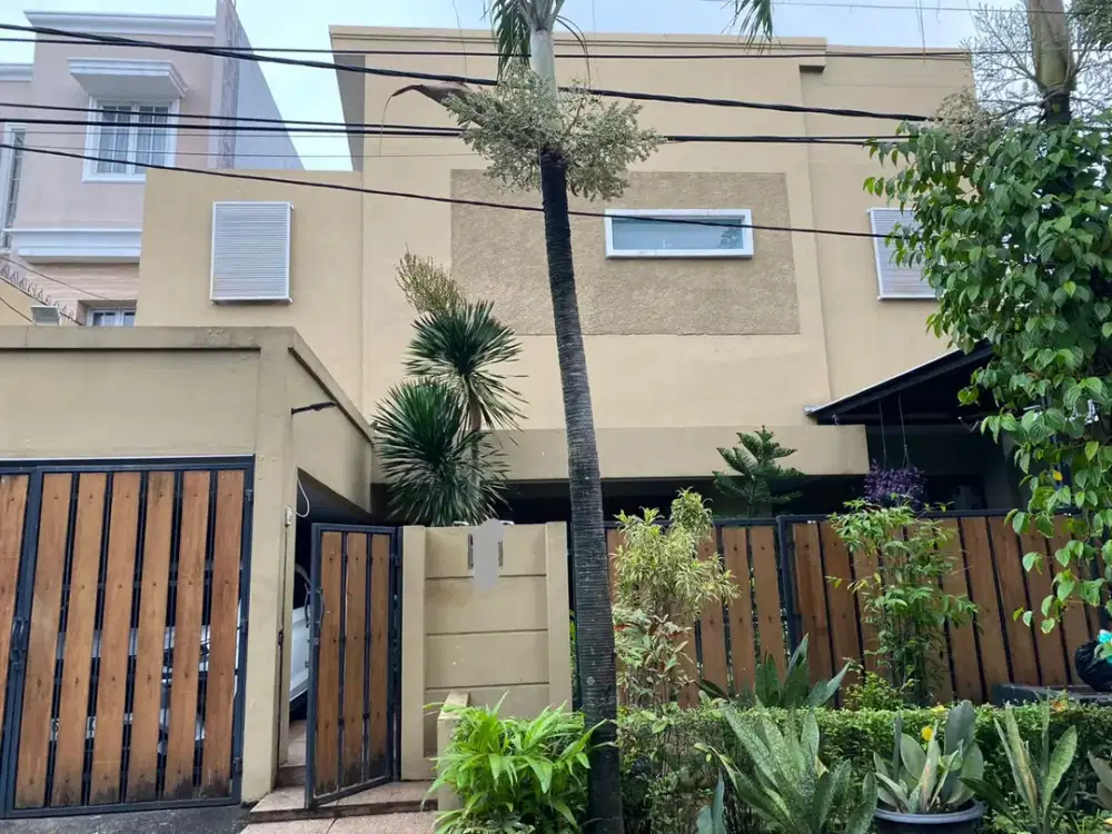Rumah Mewah Plus Kolam Renang di Camar Bintaro OF-13244