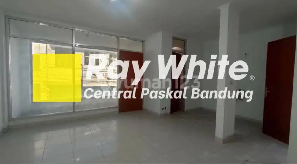 Toko di Area Pasar Baru Otista Bandung