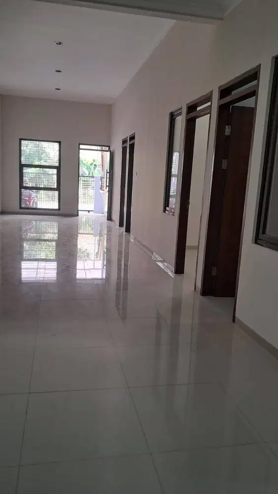 Dijual Rumah Cantik Muradh di Taman Kopo Indah Baru Renov