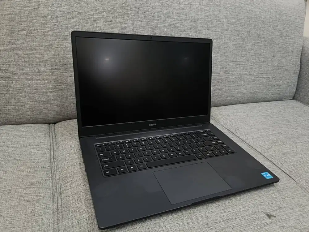 Laptop RedmiBook 15 Processor i3 - 1115G4 RAM 8GB SSD 256GB Minus Casi
