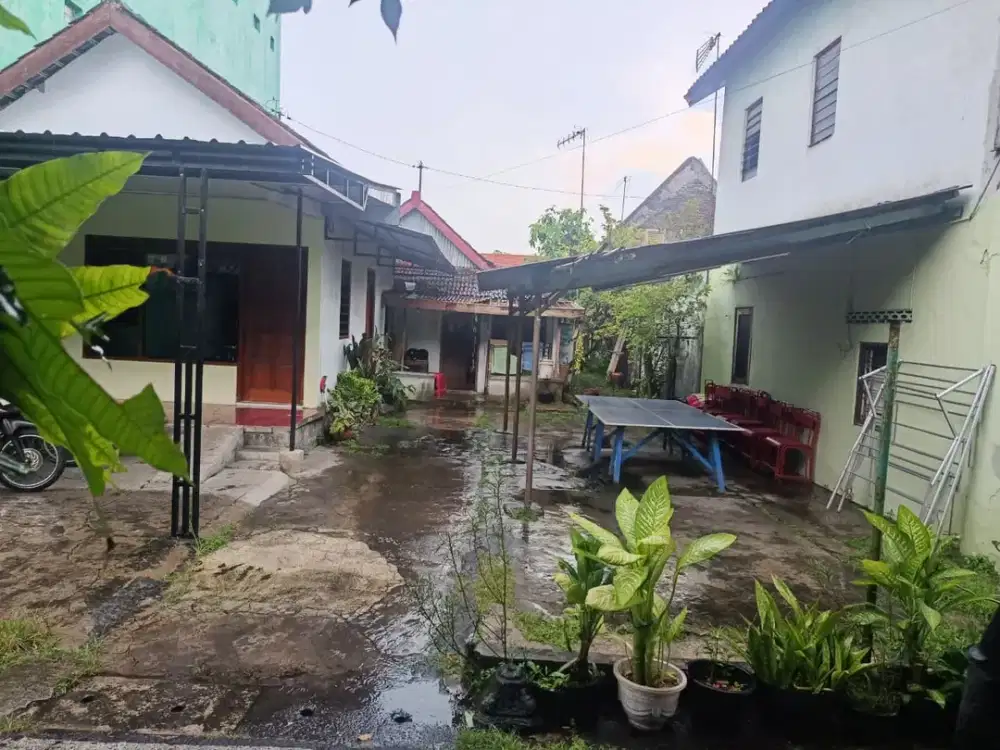 Tanah Pekarangan dekat Alun alun Surakarta Jawa Tengah