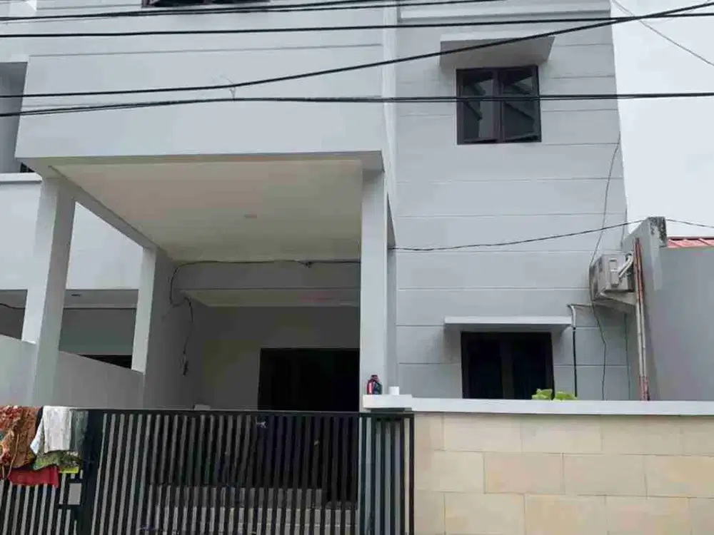 Di Jual Rumah Bangunan 2 Lantai di Boulevard Hijau Bekasi