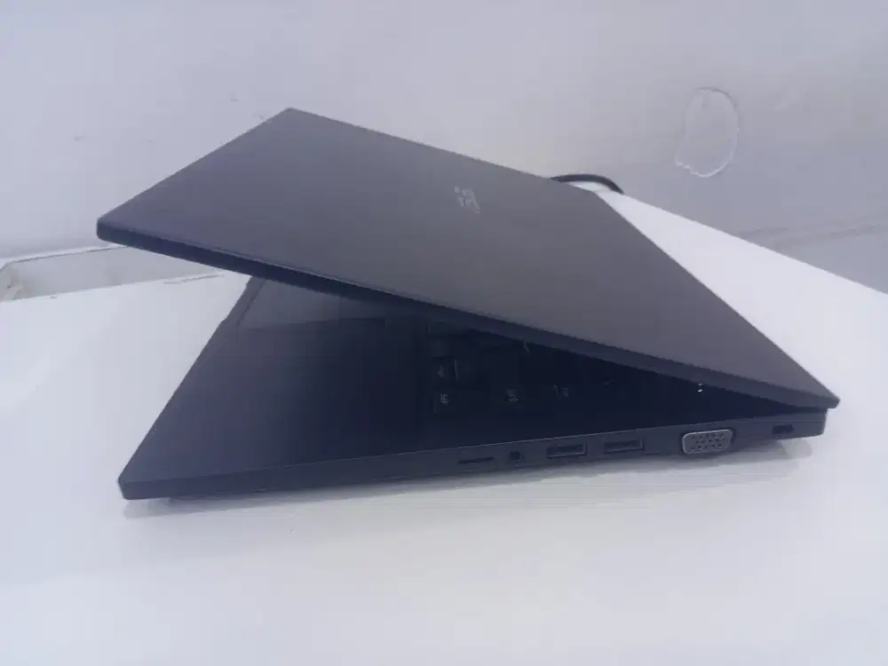 Asus expertbook p2451fb core i7-1051u ram 16 GB SSD 512 GB win 11