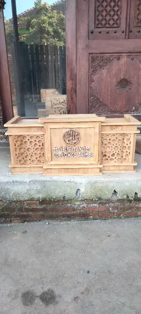 Mimbar lesehankayu jati