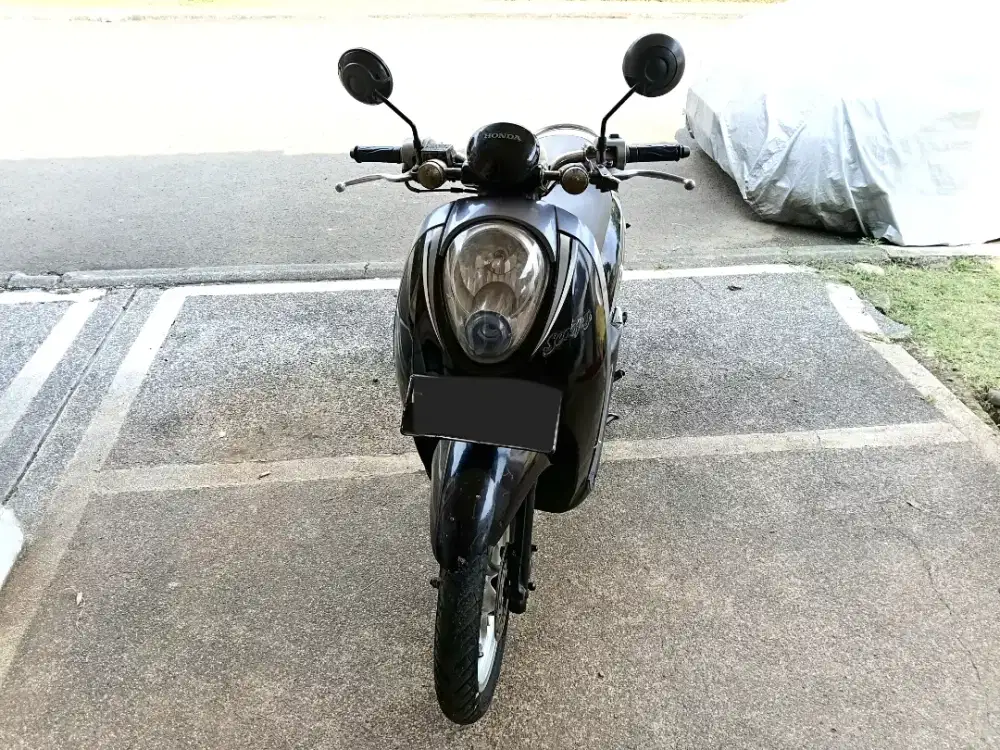 Honda Scoopy cw karbu th 2011 stnk panjang lengkap