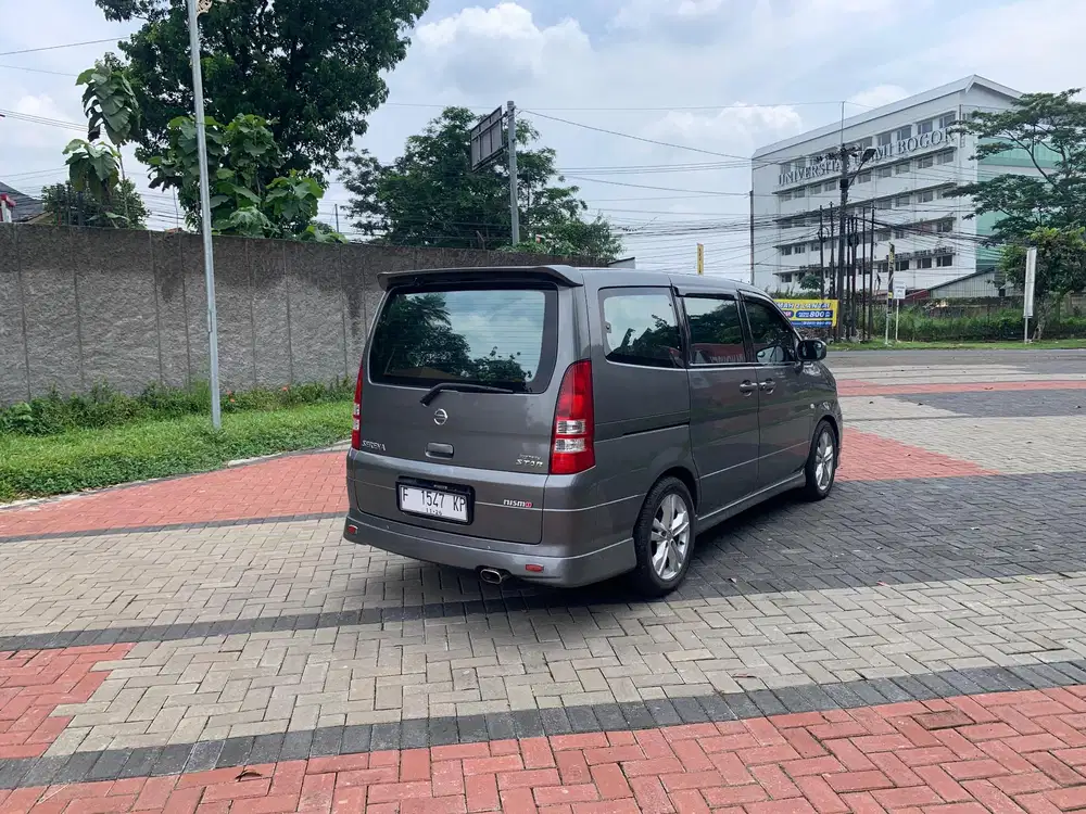 Nissan Serena HWS 2009 ISTIMEWA