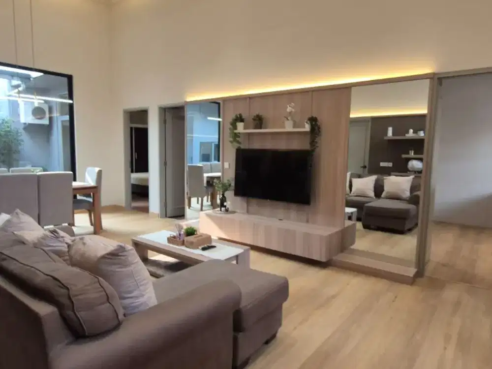 Sudah Full Furnish, Rumah Berdesain Modern Di Kawasan Kota Baru Parahyangan, Bandung