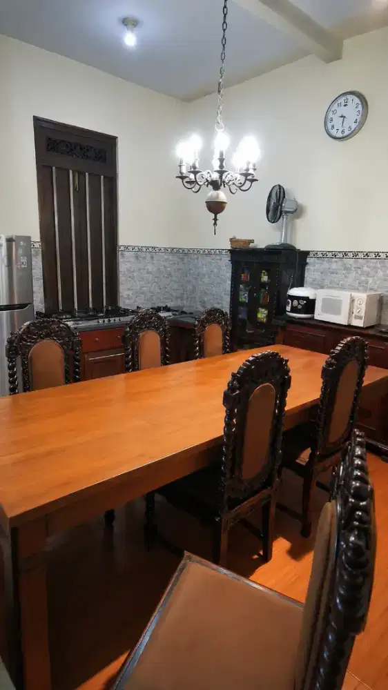 Meja Makan Besar Jati Tebal Tua Berat Indah 220x110cm bisa 8 kursi