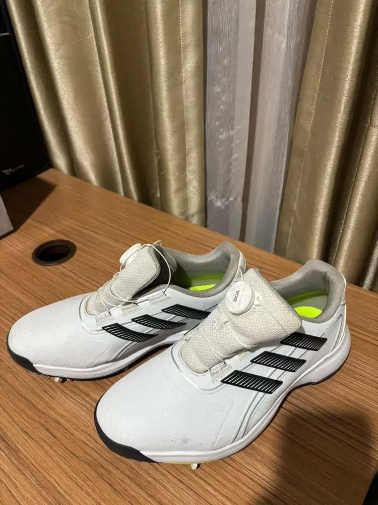 Sepatu Golf Adidas