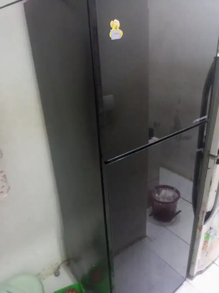 Kulkas Sharp inverter 2 pintu