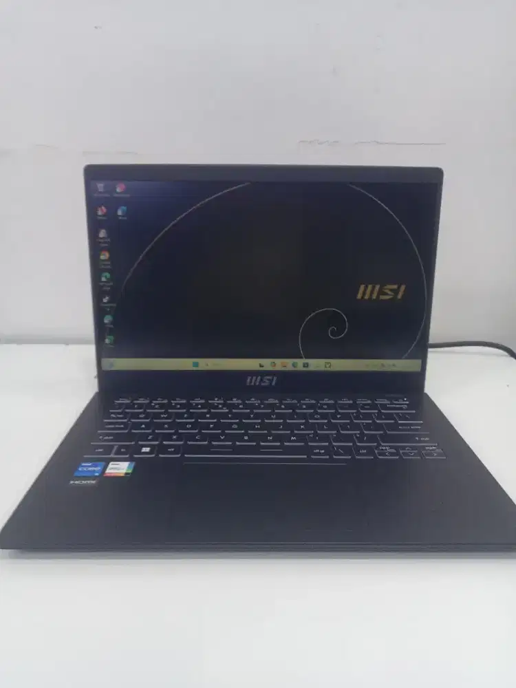 Leptop MSI modern 14 c11m core i5-1155g7 ram 8 GB SSD 256